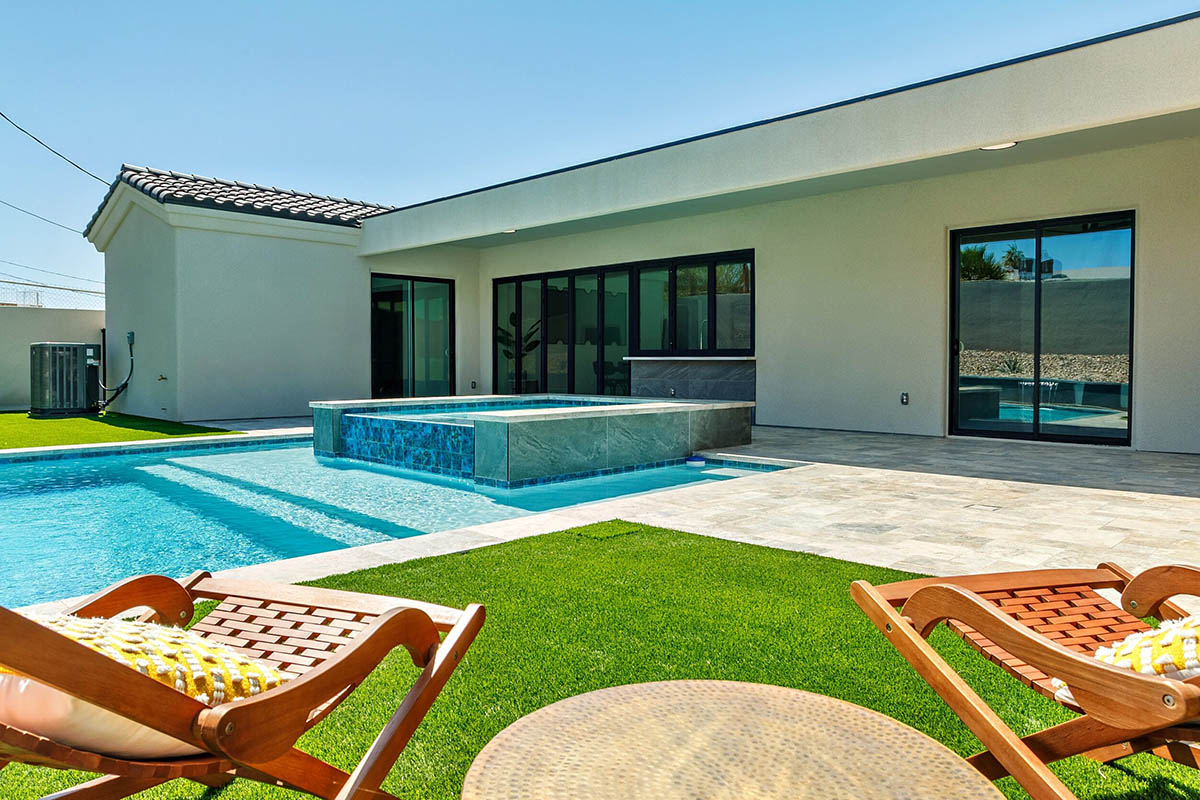 Custom Luxury Pool and Hot Tub